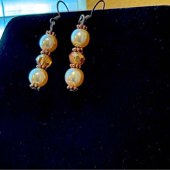 Peach Cameo Necklace & Earring Set with Champagne Pearls & Faceted Crystals - Picture 4 of 8
